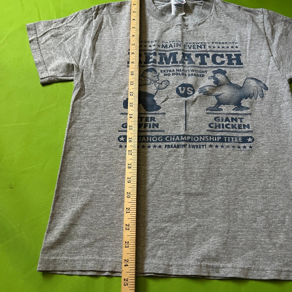 Family Guy Peter Griffin vs Giant Chicken Rematch T-Shirt Gray Mens Small Delta - Picture 5 of 5